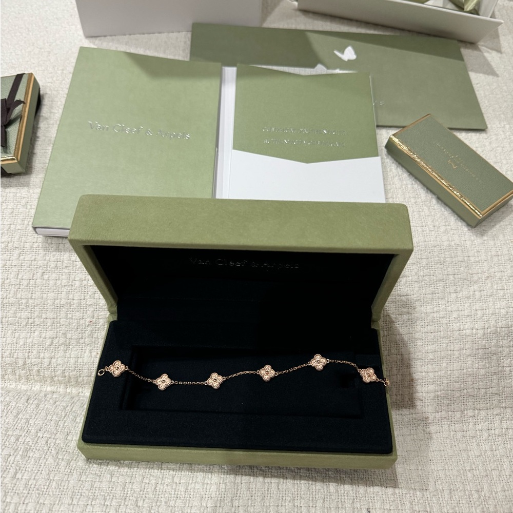Authentic Van Cleef & Arpels Sweet Alhambra 6 motif bracelet. Super rare!